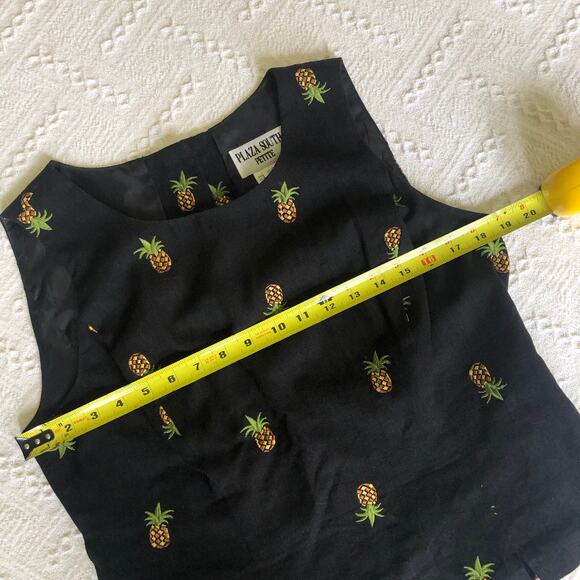 Y2K Plaza South Petite 10 Pineapple Embroidered Linen-Blend 2Pc Set Tank & Capri - Picture 14 of 14
